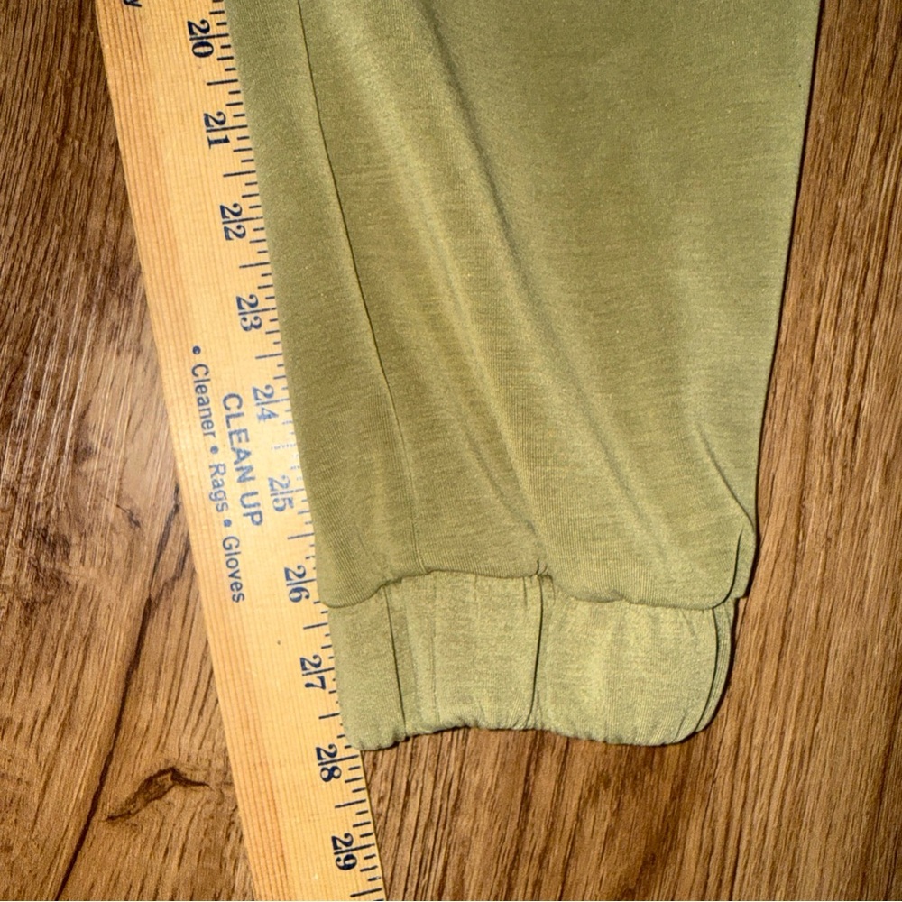 Lululemon Softstreme Relaxed HR Pant Size 10 BRZG Bronze Green Jogger - Picture 8 of 8